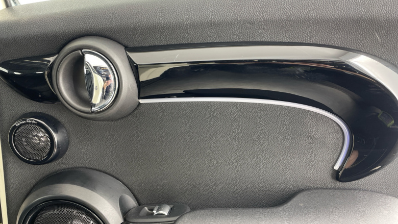 MINI Hatchback 1.5 Cooper Classic 5dr Auto Petrol Hatchback